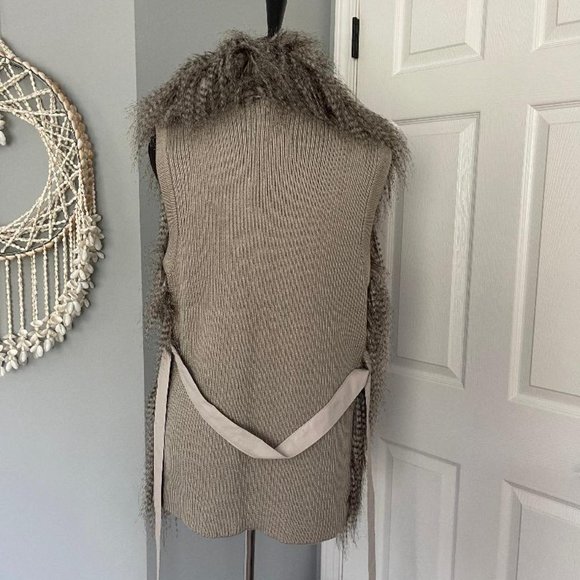 Silver and Beige Faux Fur Vest - Picture 3 of 4